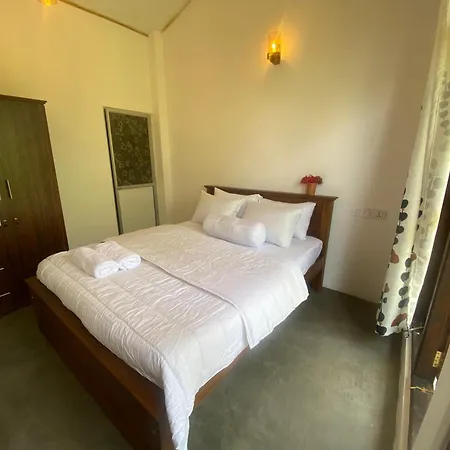 Jungle Beach Inn Unawatuna Exterior photo